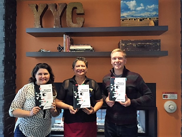 Akeela plus 2 with maps book 0816